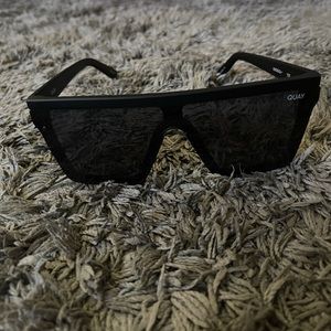 Quay hindsight sunglasses